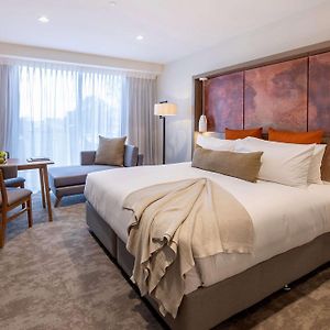 Zimmer mit Kingsize-Bett